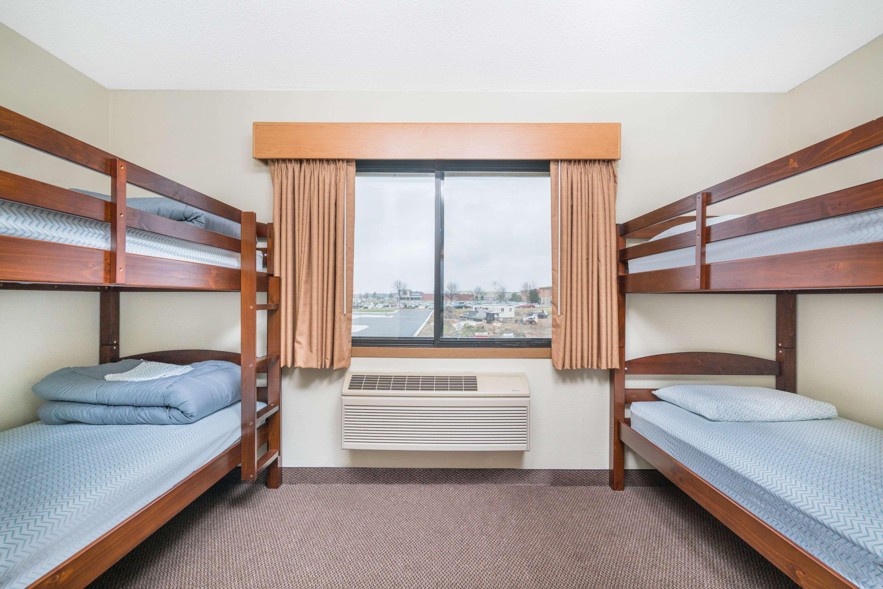 Days Inn & Suites By Wyndham Baxter Brainerd Area Екстериор снимка