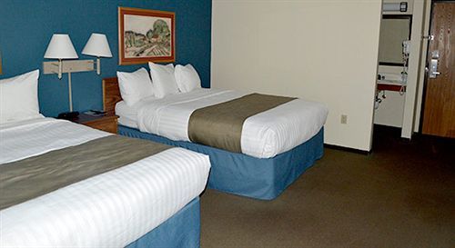 Days Inn & Suites By Wyndham Baxter Brainerd Area Екстериор снимка